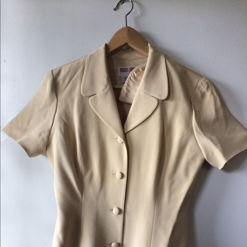 Womens petite size 6 suit